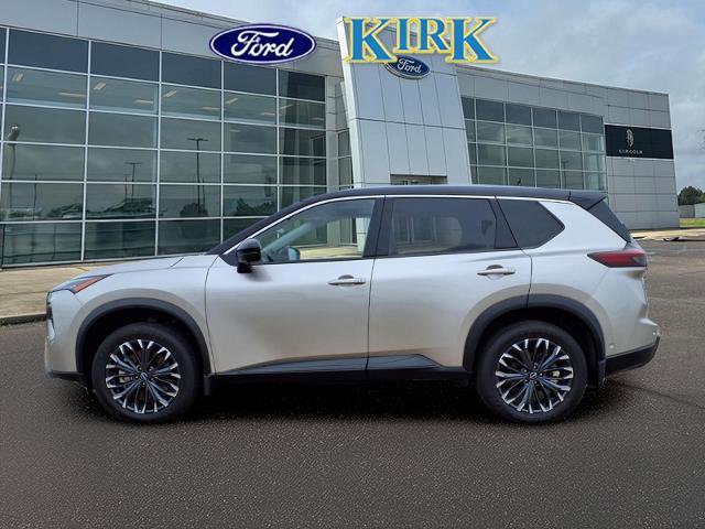 Used 2025 Nissan Rogue SL w/ Tech Package AWD/4WD image 1