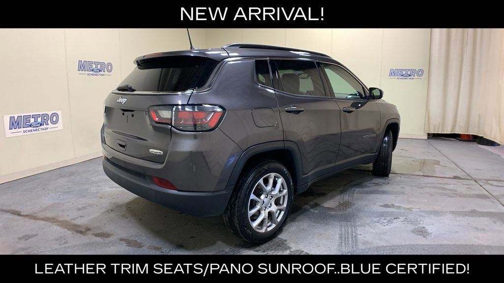 Used 2022 Jeep Compass Latitude w/ Sun and Sound Group AWD/4WD image 3