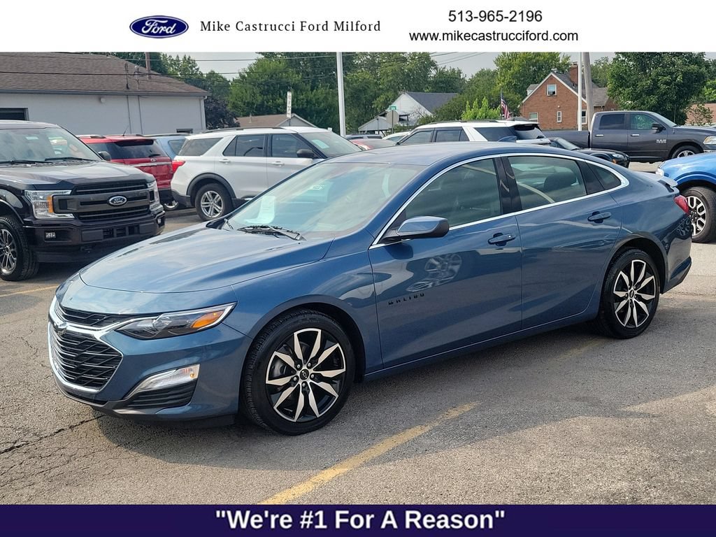 Used 2025 Chevrolet Malibu RS FWD image 1