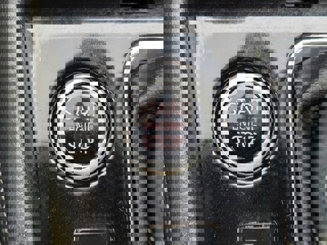 Used 2023 Nissan Kicks SR w/ Exterior Package image 23