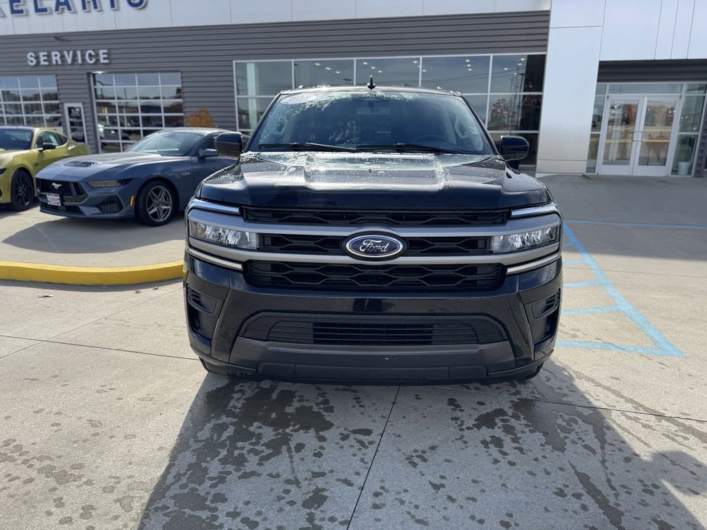 Certified 2024 Ford Expedition Max XLT image 5