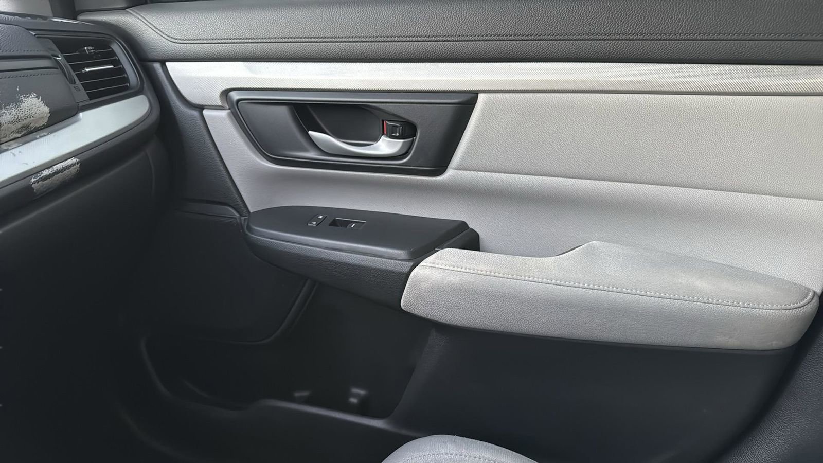 Used 2019 Honda CR-V LX image 23