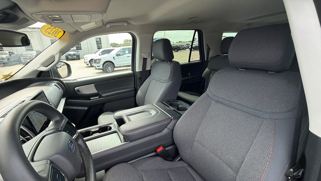 Certified 2025 Ford Expedition Max Active AWD/4WD image 21