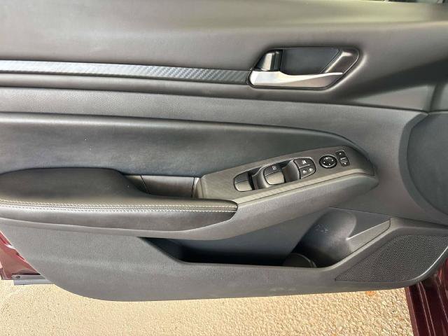 Used 2025 Nissan Altima 2.5 SV FWD image 23