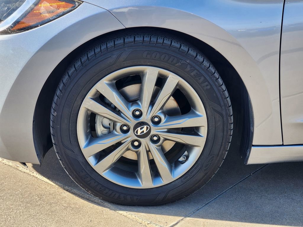 Used 2017 Hyundai Elantra SE image 10