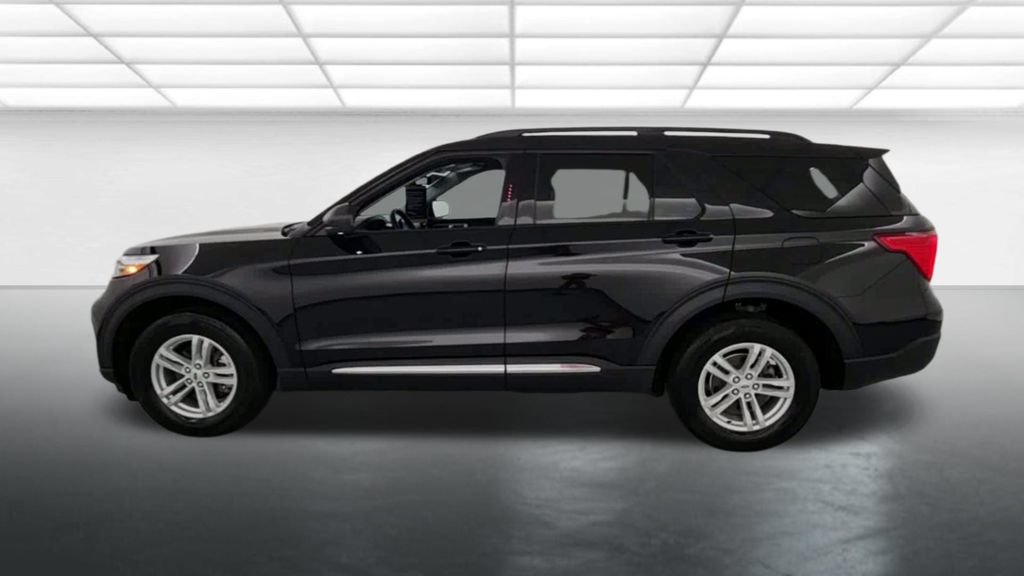 Certified 2024 Ford Explorer XLT w/ Equipment Group 202A AWD/4WD image 6