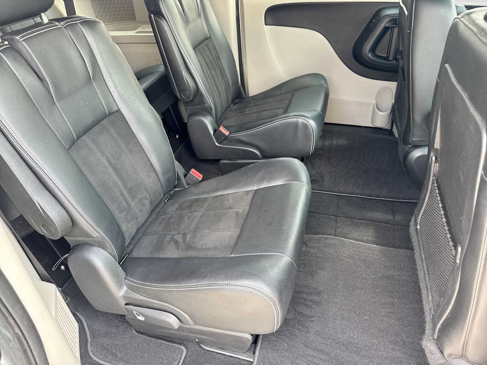 Used 2019 Dodge Grand Caravan SXT w/ Rear Park Assist Package FWD image 20
