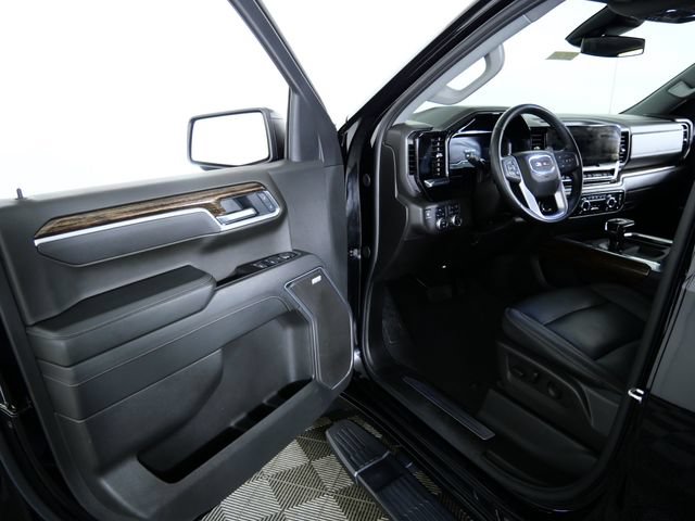 Used 2025 GMC Sierra 1500 Elevation w/ Elevation Premium Package AWD/4WD image 13