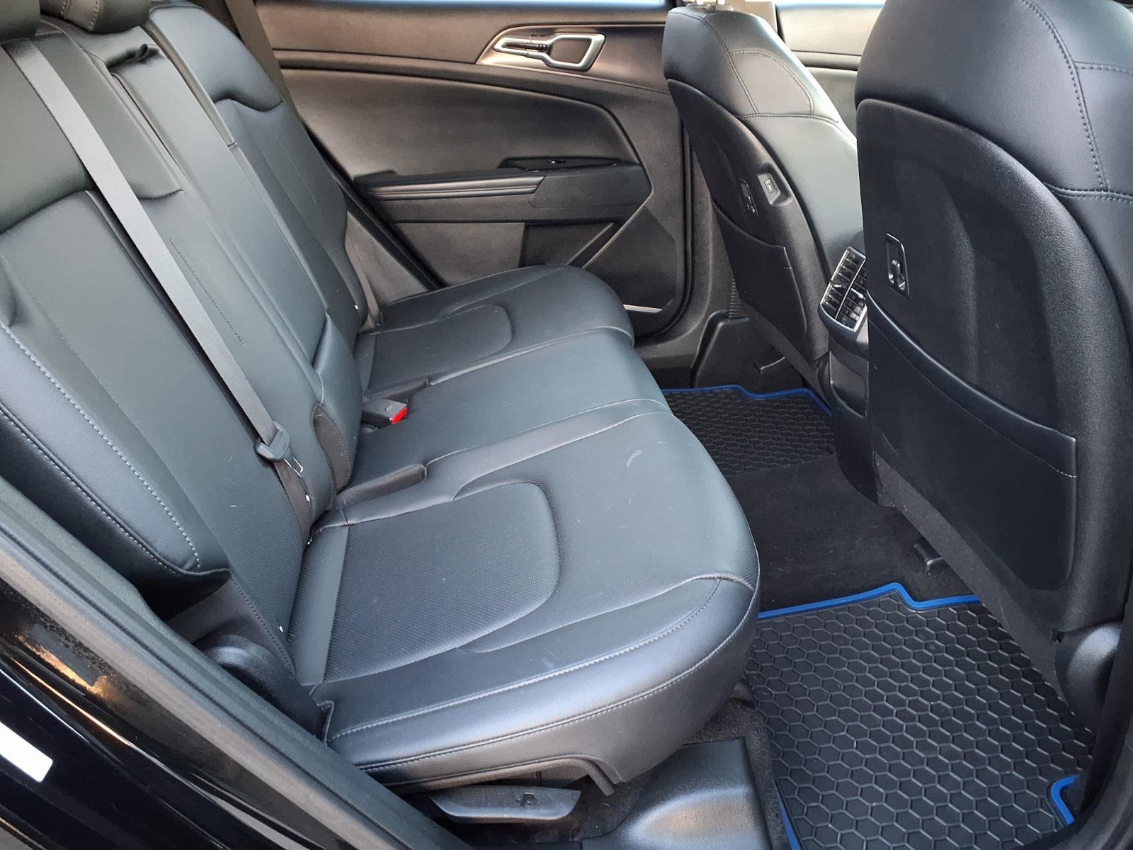 Used 2023 Kia Sportage EX image 12