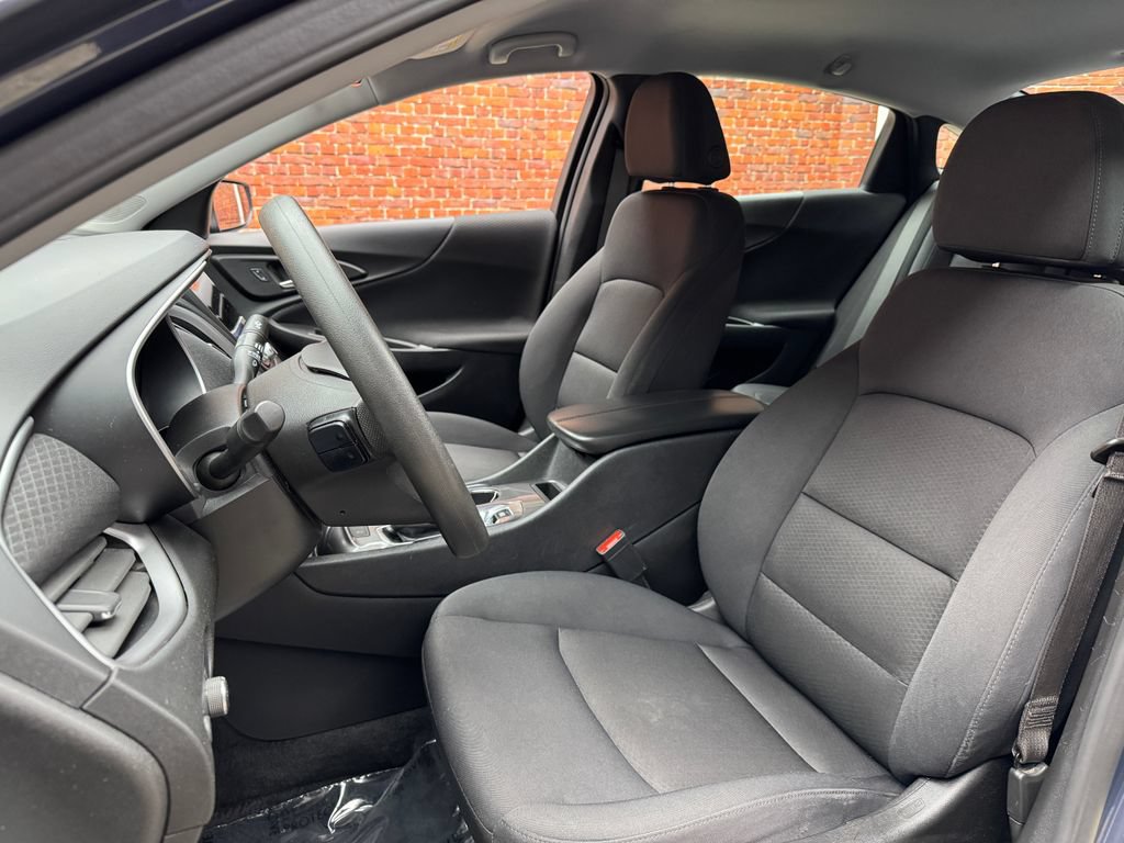 Used 2025 Chevrolet Malibu LT FWD image 23