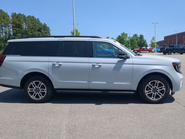 Certified 2025 Ford Expedition Max Active AWD/4WD image 3
