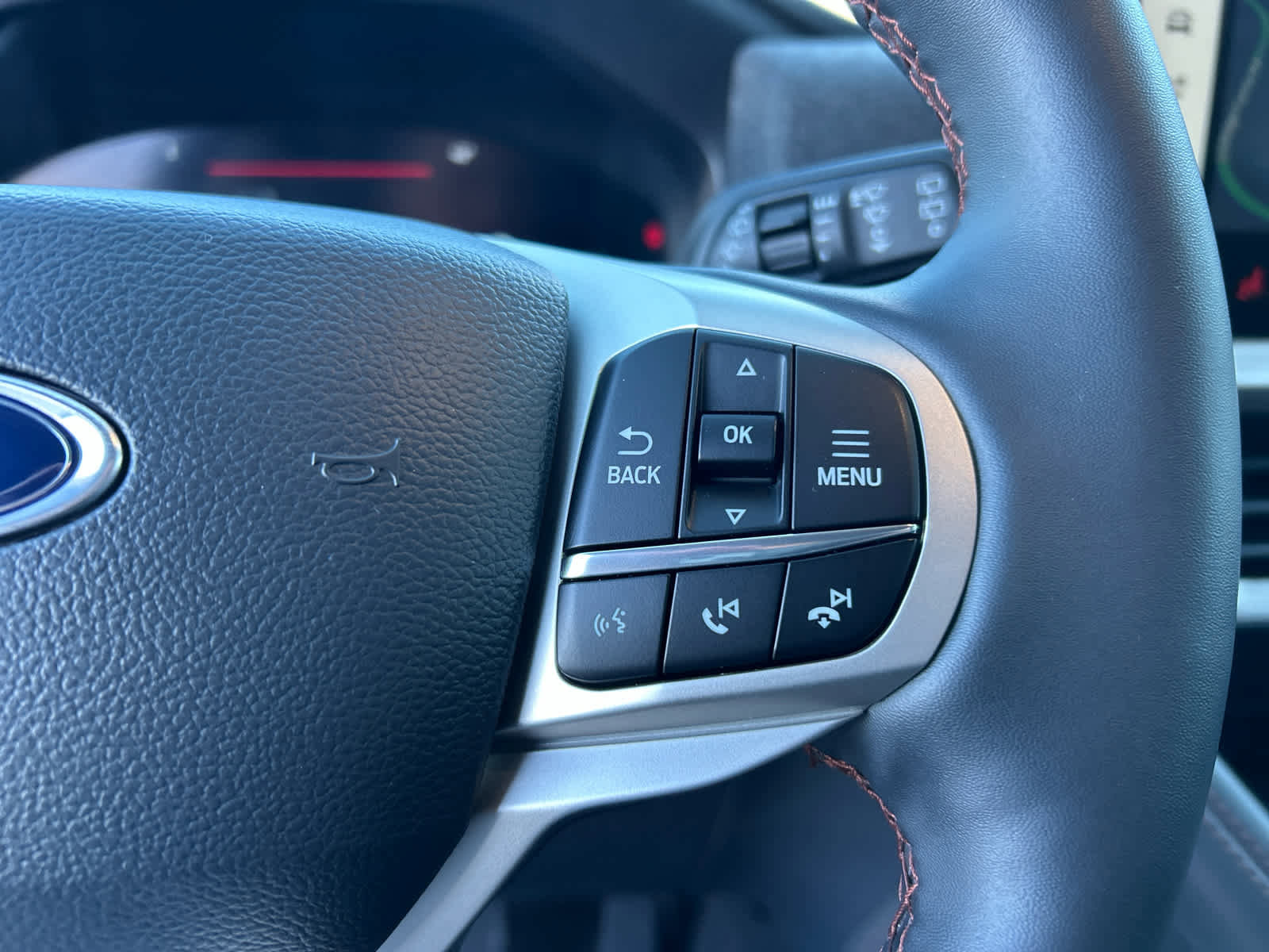 Certified 2025 Ford Explorer Active image 32