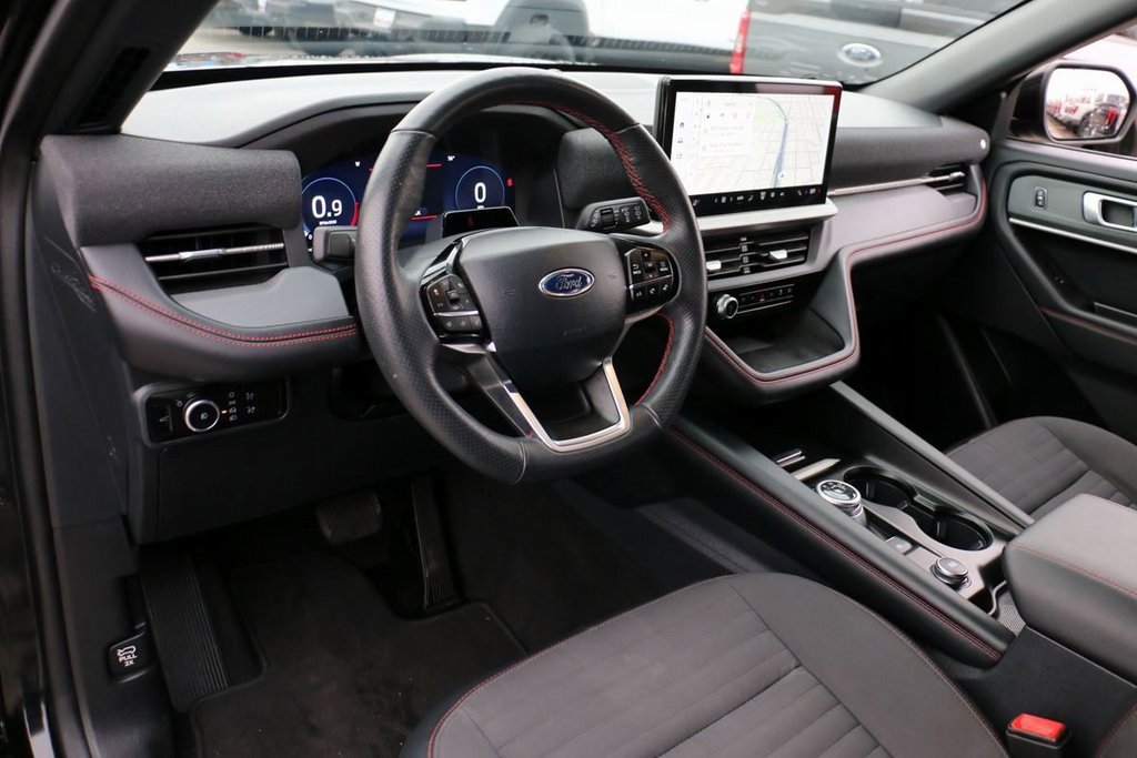 Certified 2025 Ford Explorer ST-Line image 19
