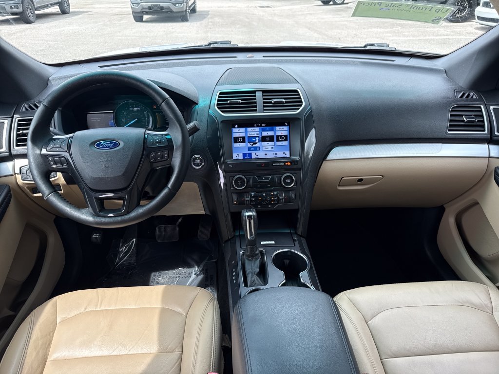 Certified 2017 Ford Explorer XLT w/ Equipment Group 202A FWD image 5