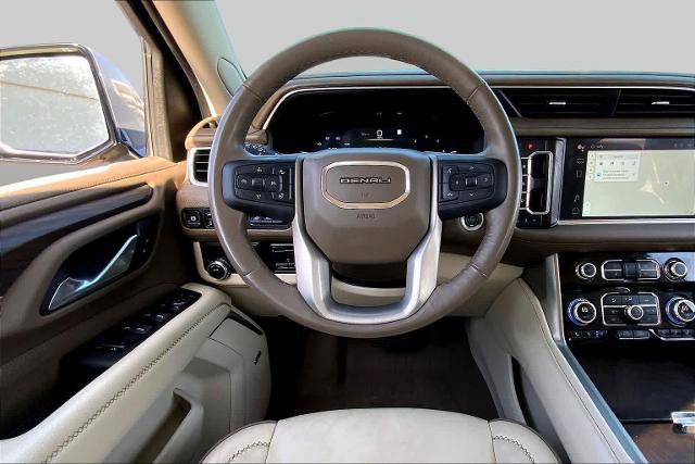 Used 2022 GMC Yukon XL Denali w/ Denali Premium Package RWD image 6