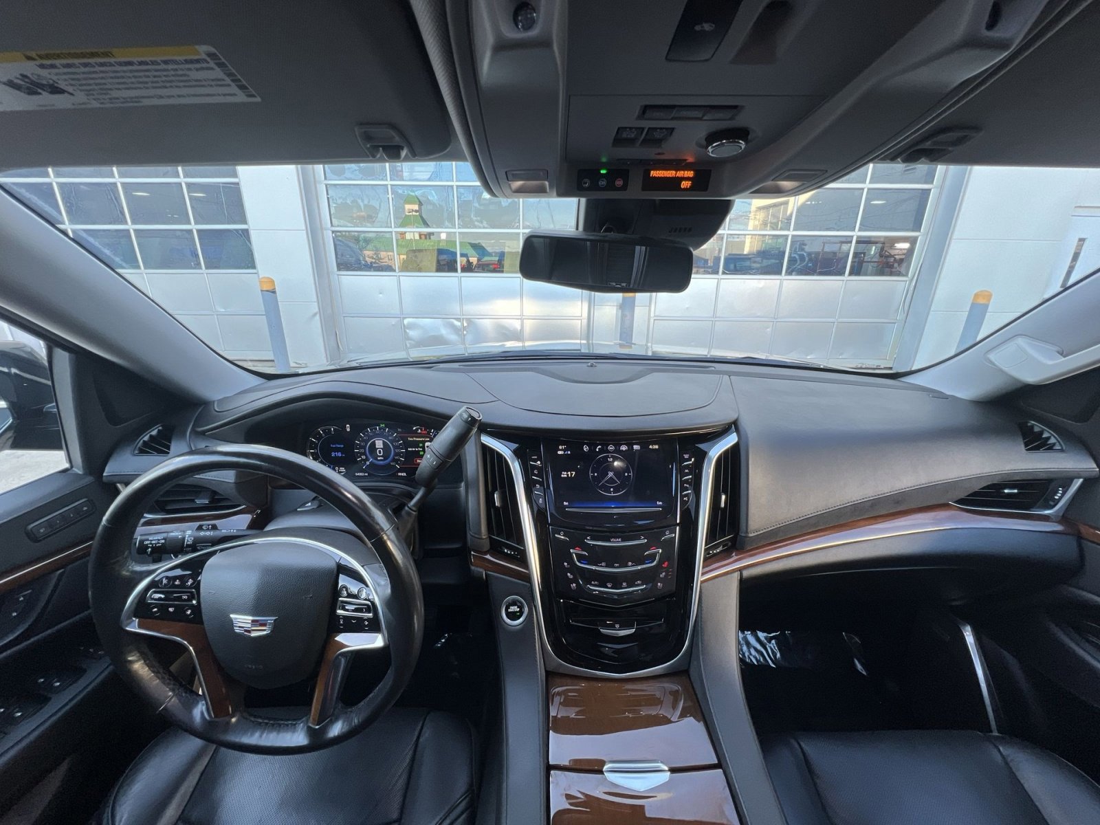 Used 2020 Cadillac Escalade ESV Luxury image 23