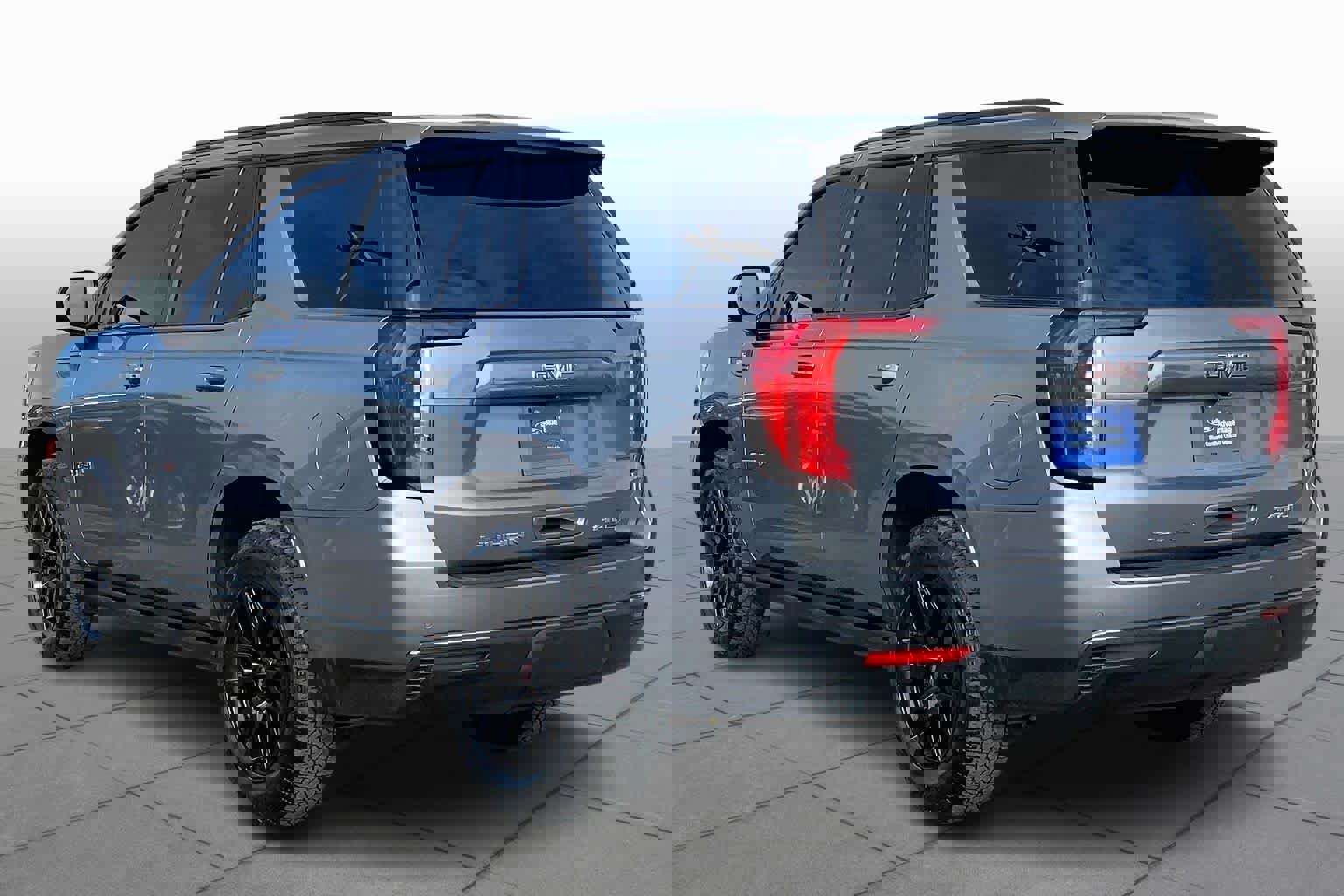 Used 2021 GMC Yukon AT4 w/ AT4 Premium Package image 11