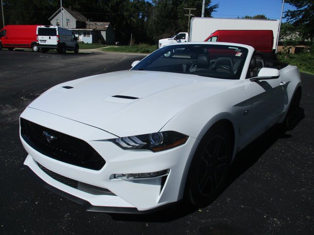 Certified 2022 Ford Mustang GT Premium w/ Equipment Group 401A RWD image 4