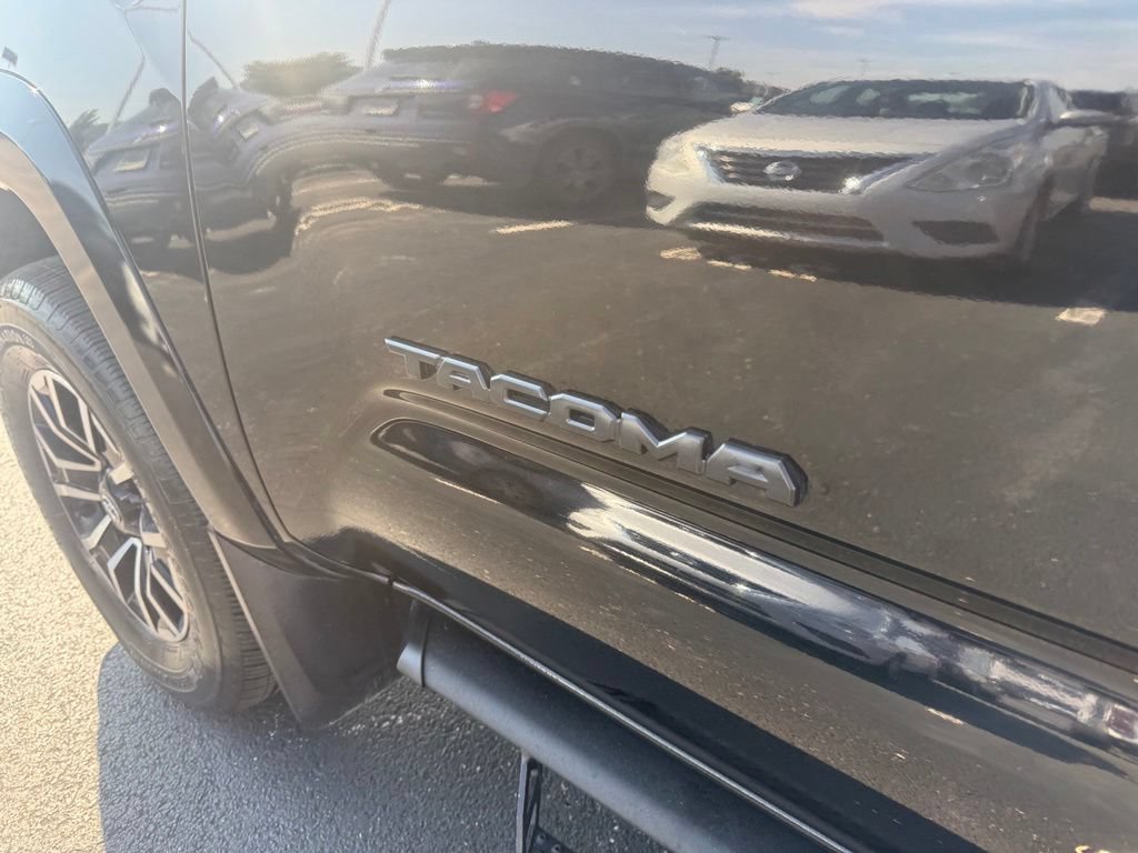 Used 2021 Toyota Tacoma TRD Sport AWD/4WD image 16