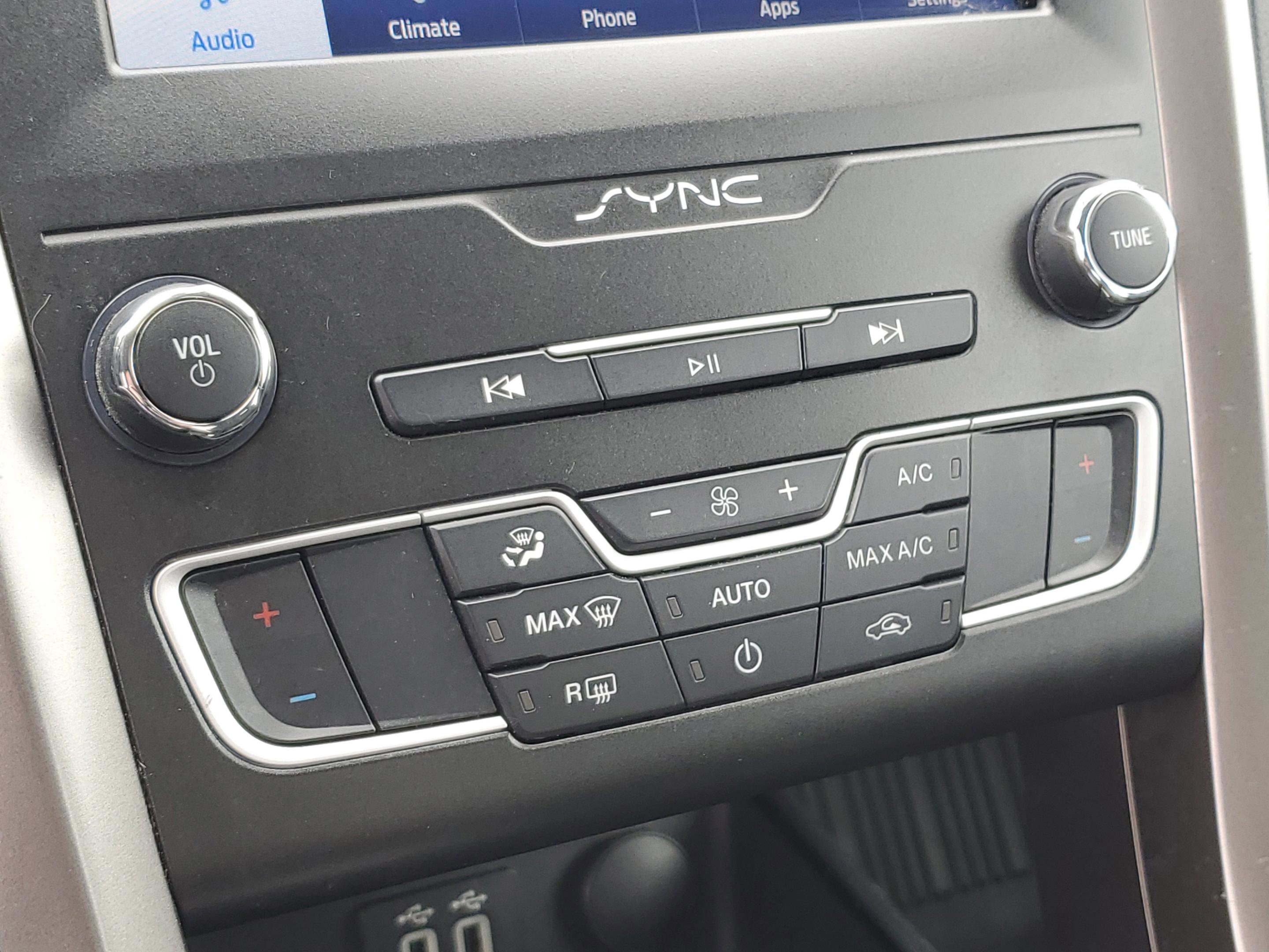 Certified 2019 Ford Fusion SE FWD image 22