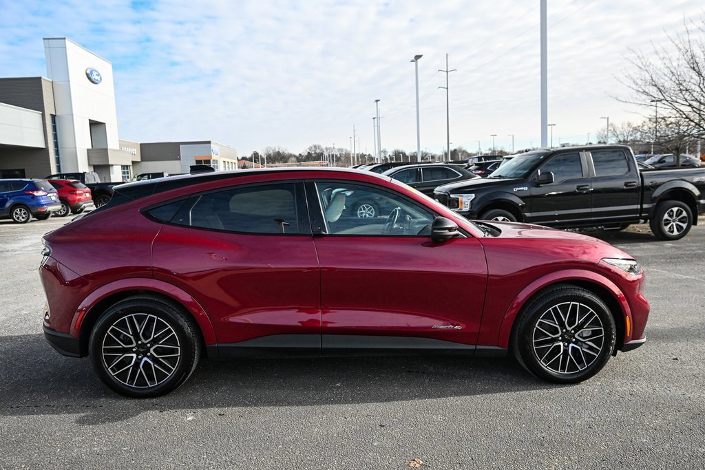 Certified 2025 Ford Mustang Mach-E Premium image 9