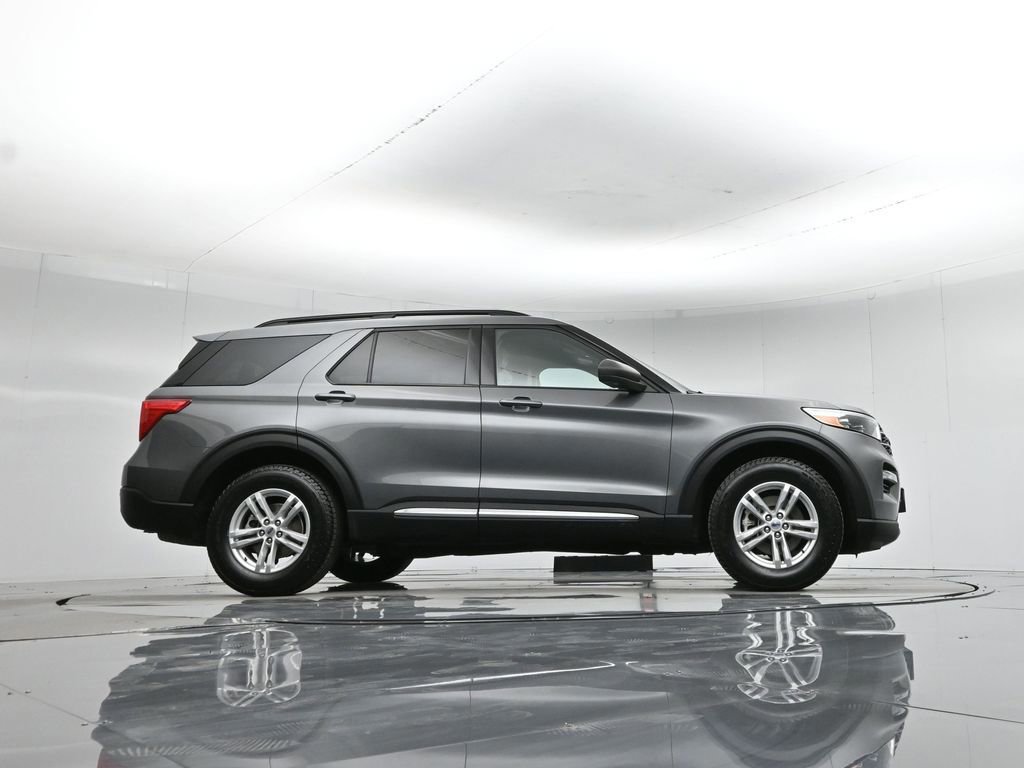 Certified 2022 Ford Explorer XLT w/ Equipment Group 202A image 13