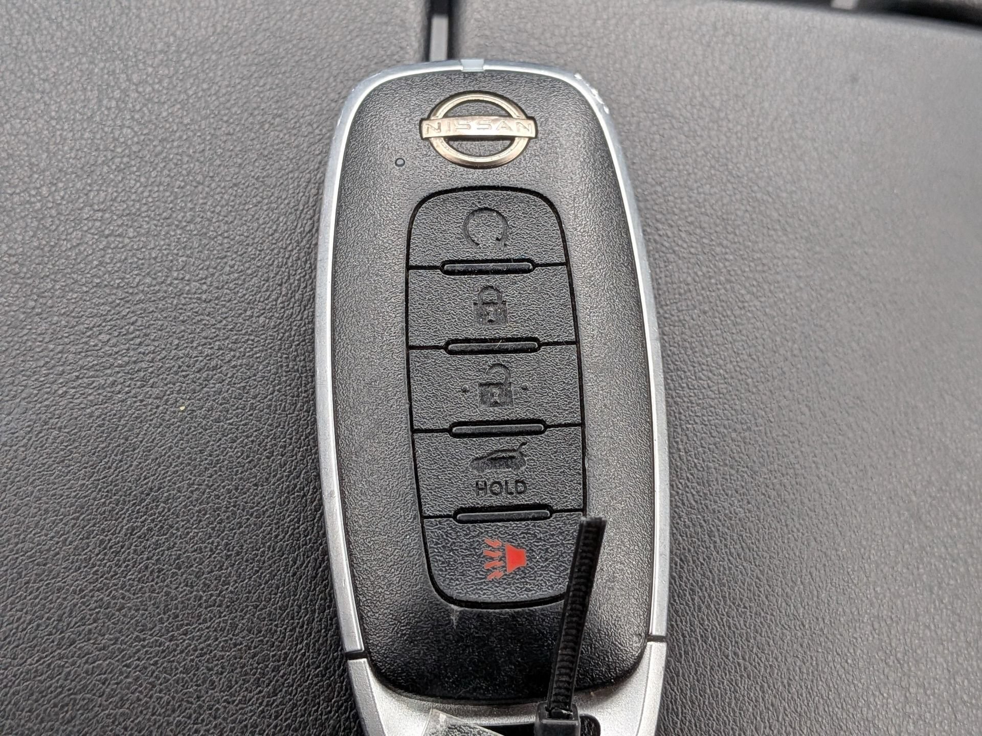Used 2025 Nissan Rogue SV FWD image 31