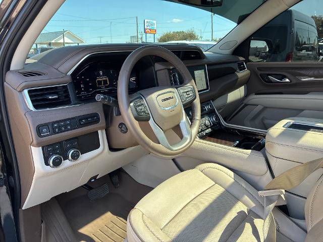 Used 2023 GMC Yukon Denali AWD/4WD image 10