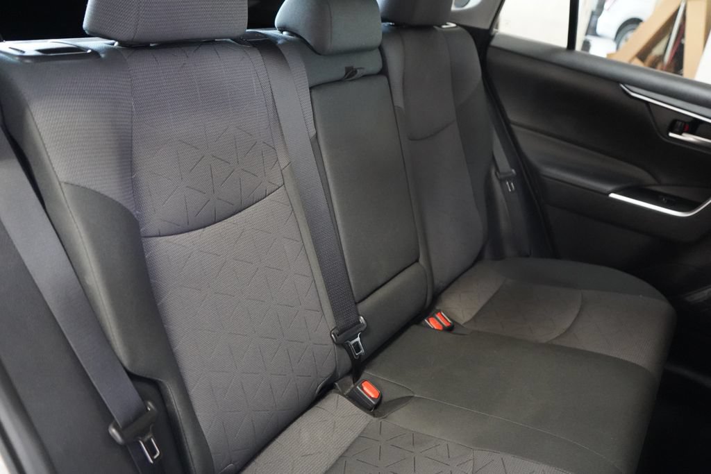 Used 2025 Toyota RAV4 XLE AWD/4WD image 23