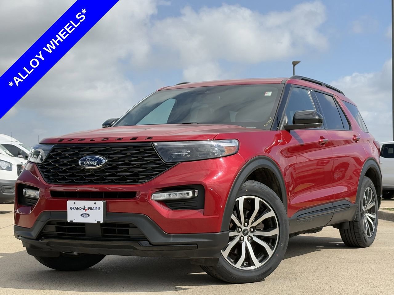 Certified 2022 Ford Explorer ST-Line w/ Class IV Trailer Tow Package image 2