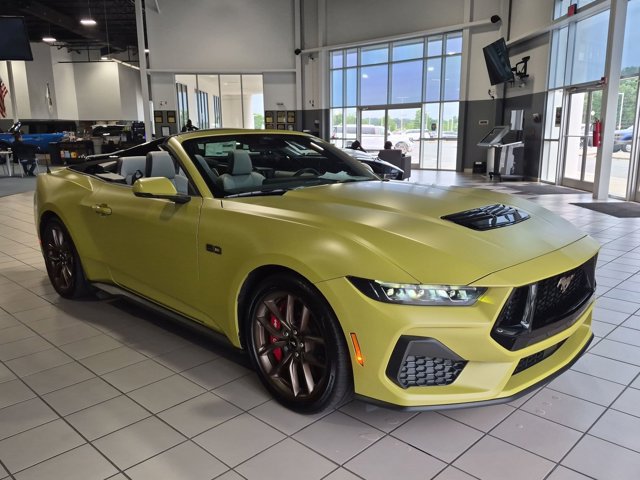 Certified 2025 Ford Mustang GT Premium RWD image 2