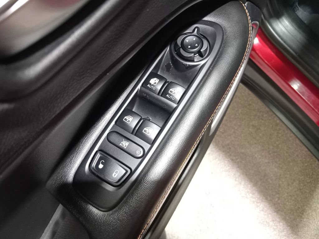 Used 2018 Jeep Compass Latitude w/ Popular Equipment Group AWD/4WD image 18