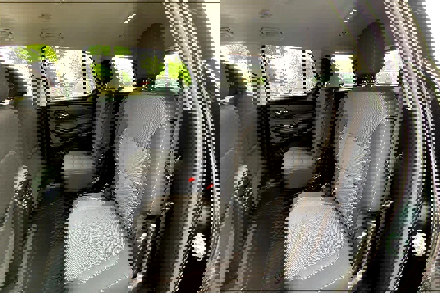 Used 2020 Chevrolet Traverse LT image 19