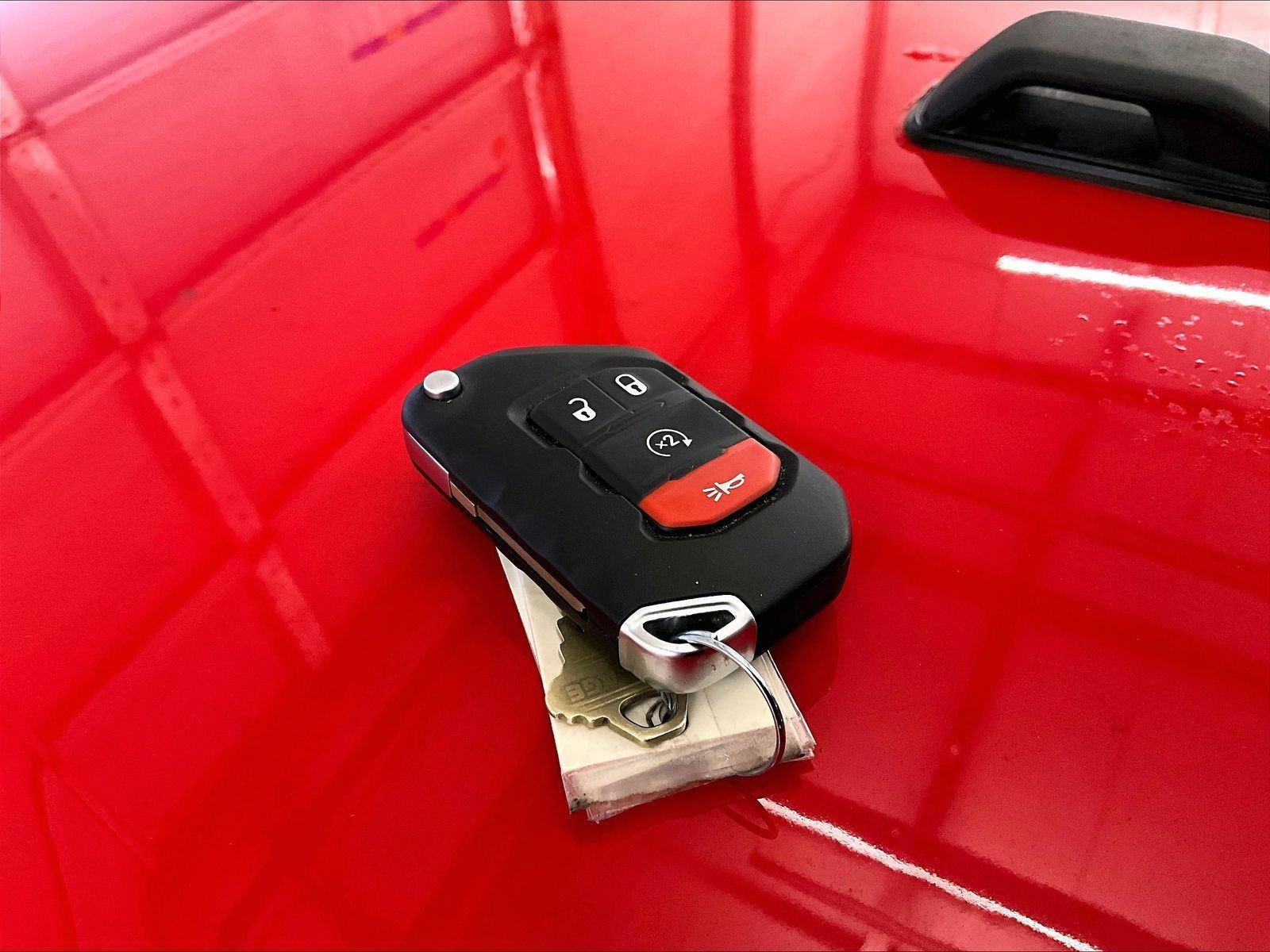 Used 2022 Jeep Wrangler Unlimited Sahara w/ LED Lighting Group AWD/4WD image 9