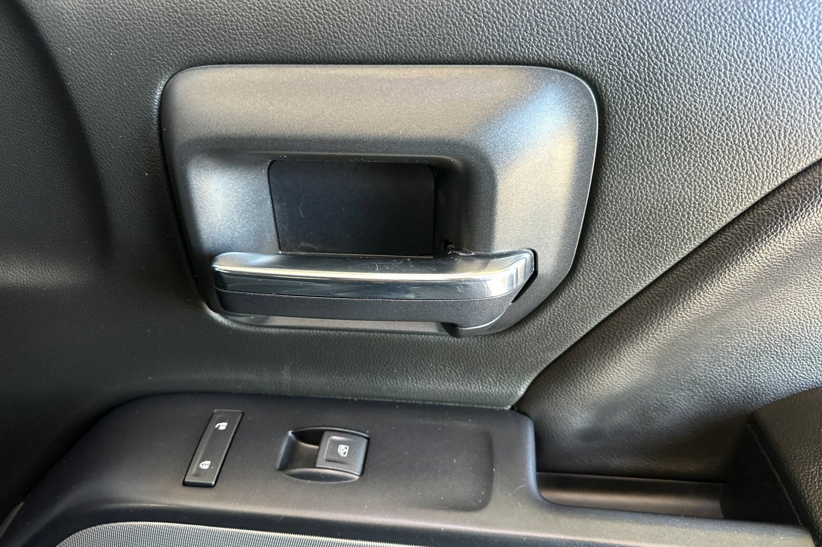 Used 2018 Chevrolet Silverado 1500 LT w/ All Star Edition AWD/4WD image 17