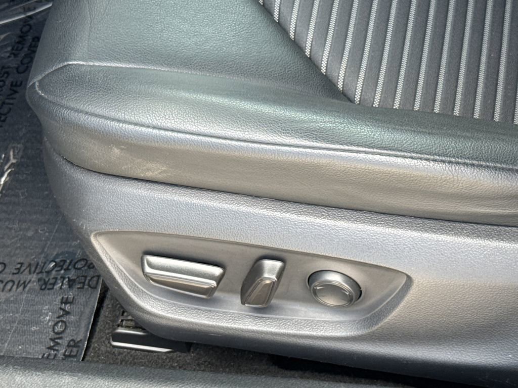 Used 2018 Toyota Camry SE image 22