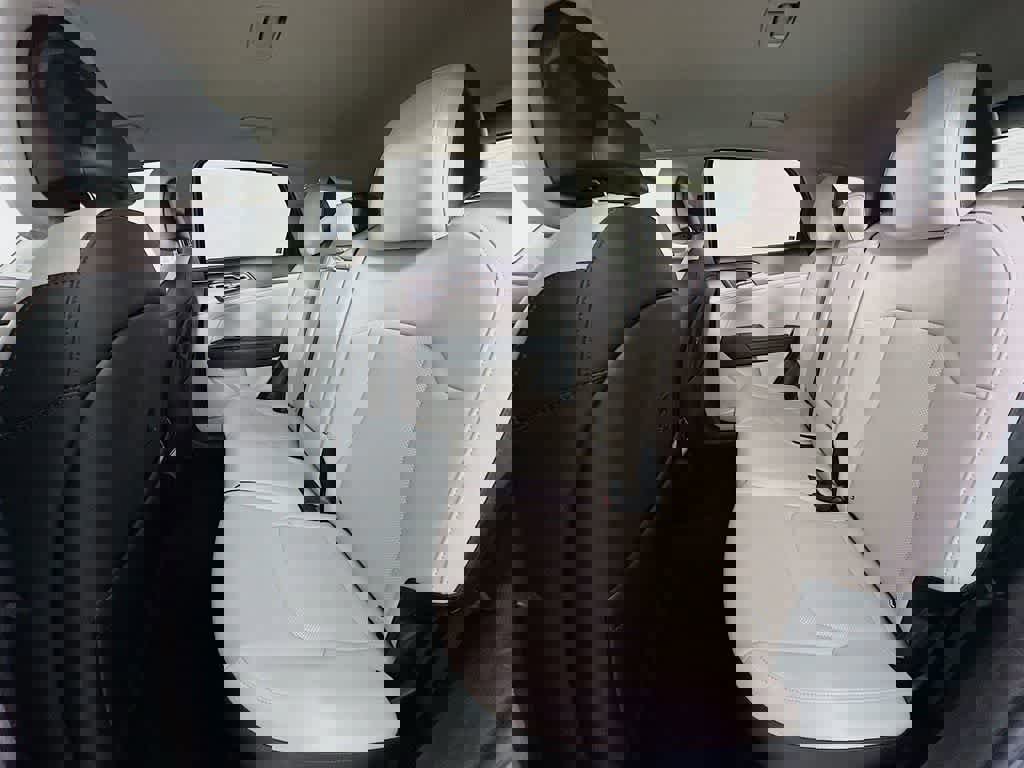 Used 2023 Kia Sportage EX image 17