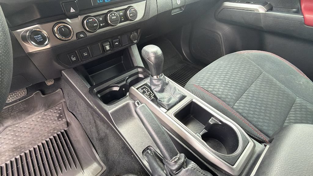 Used 2023 Toyota Tacoma SR5 w/ Technology Package AWD/4WD image 19
