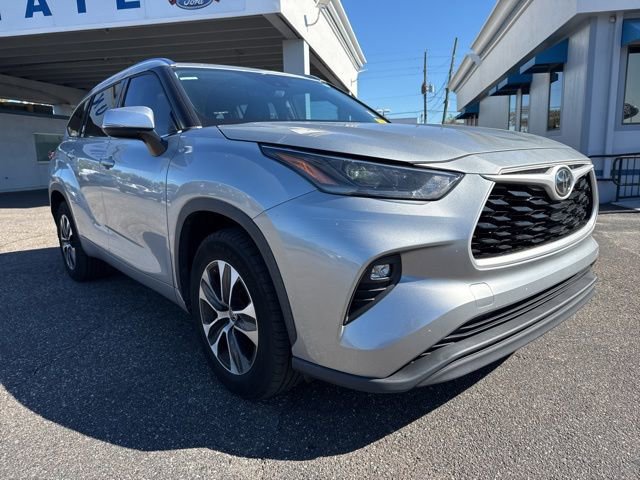 Used 2021 Toyota Highlander XLE