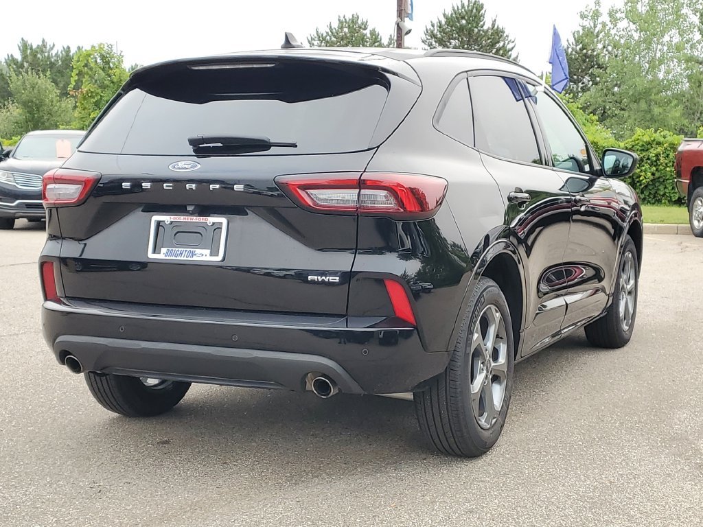 Certified 2024 Ford Escape ST-Line w/ Tech Pack #1 AWD/4WD image 4
