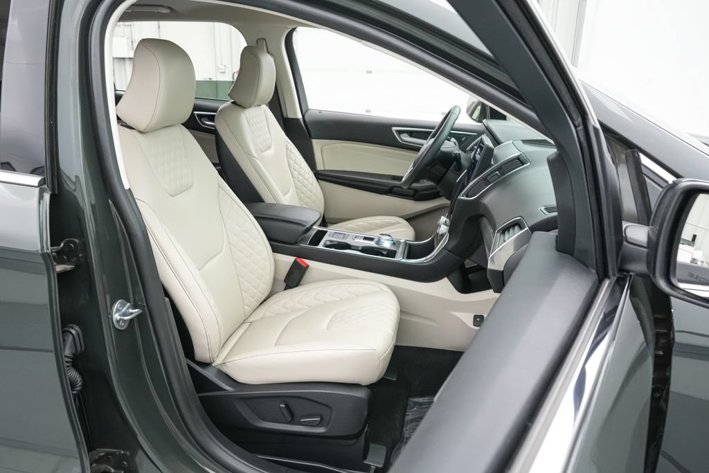 Certified 2024 Ford Edge Titanium AWD/4WD image 21