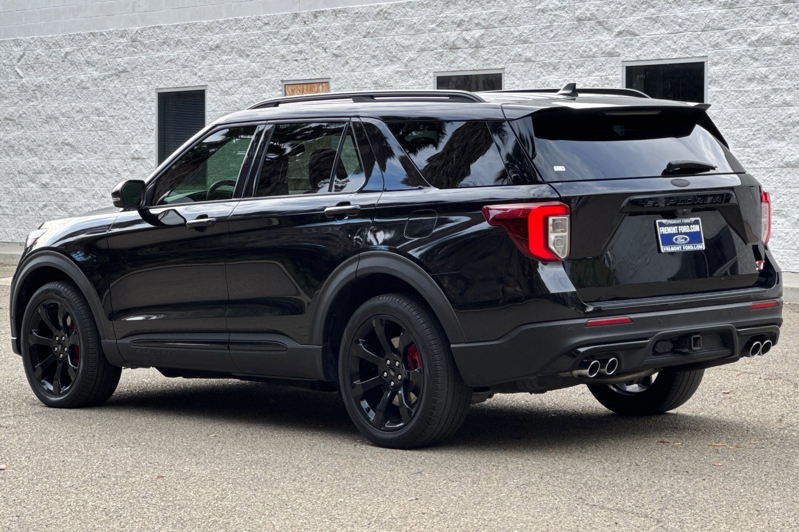 Certified 2022 Ford Explorer ST w/ Equipment Group 401A image 3