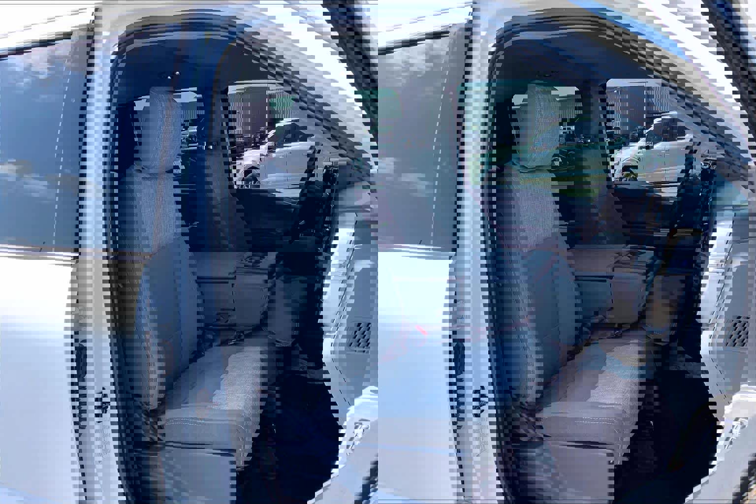 Certified 2023 Ford F350 XLT image 9