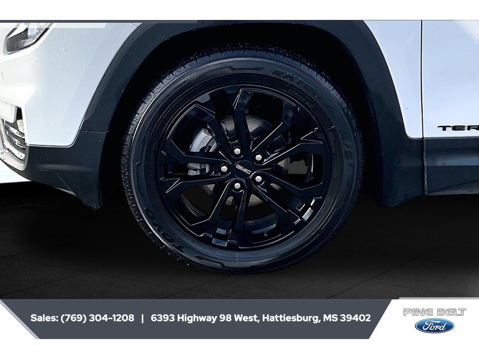 Used 2022 GMC Terrain SLT w/ Tech Package FWD image 7
