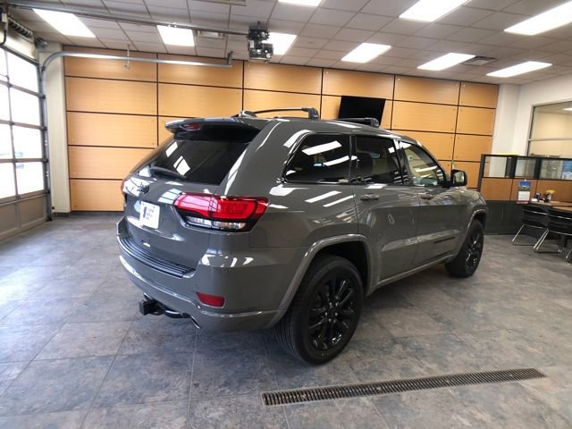 Used 2020 Jeep Grand Cherokee Altitude image 5