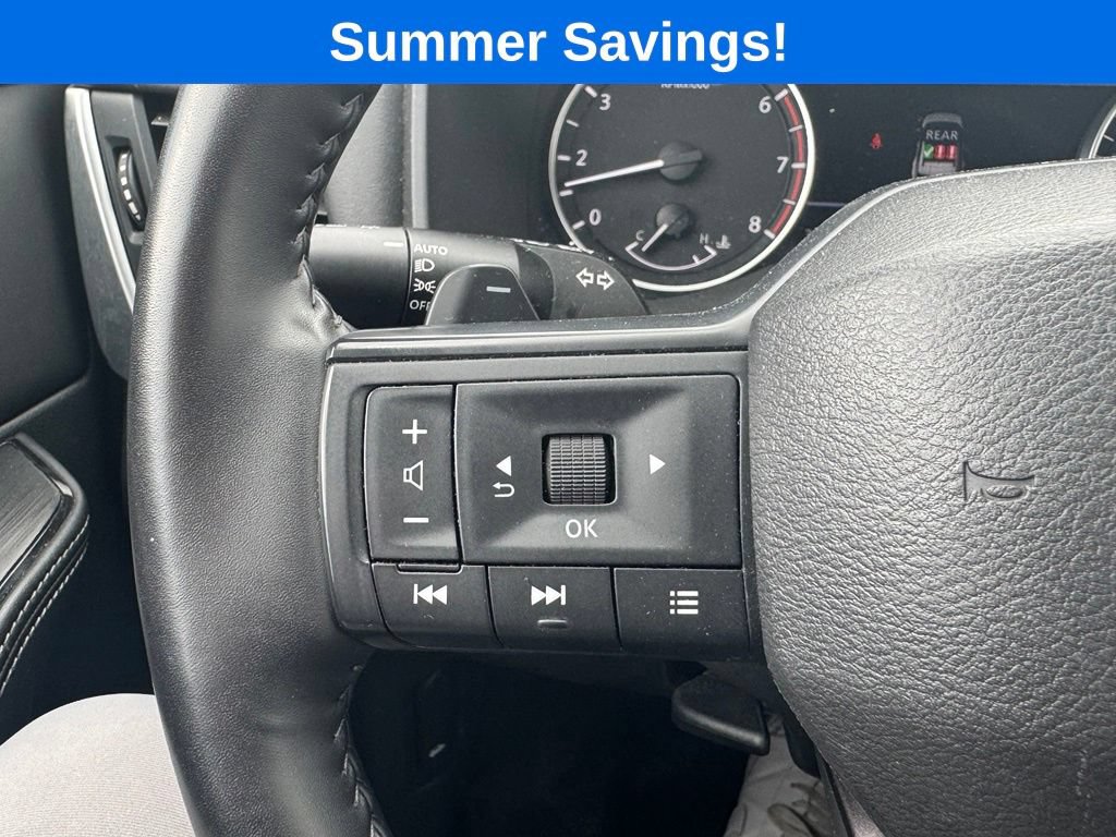 Used 2025 Nissan Rogue SV AWD/4WD image 24