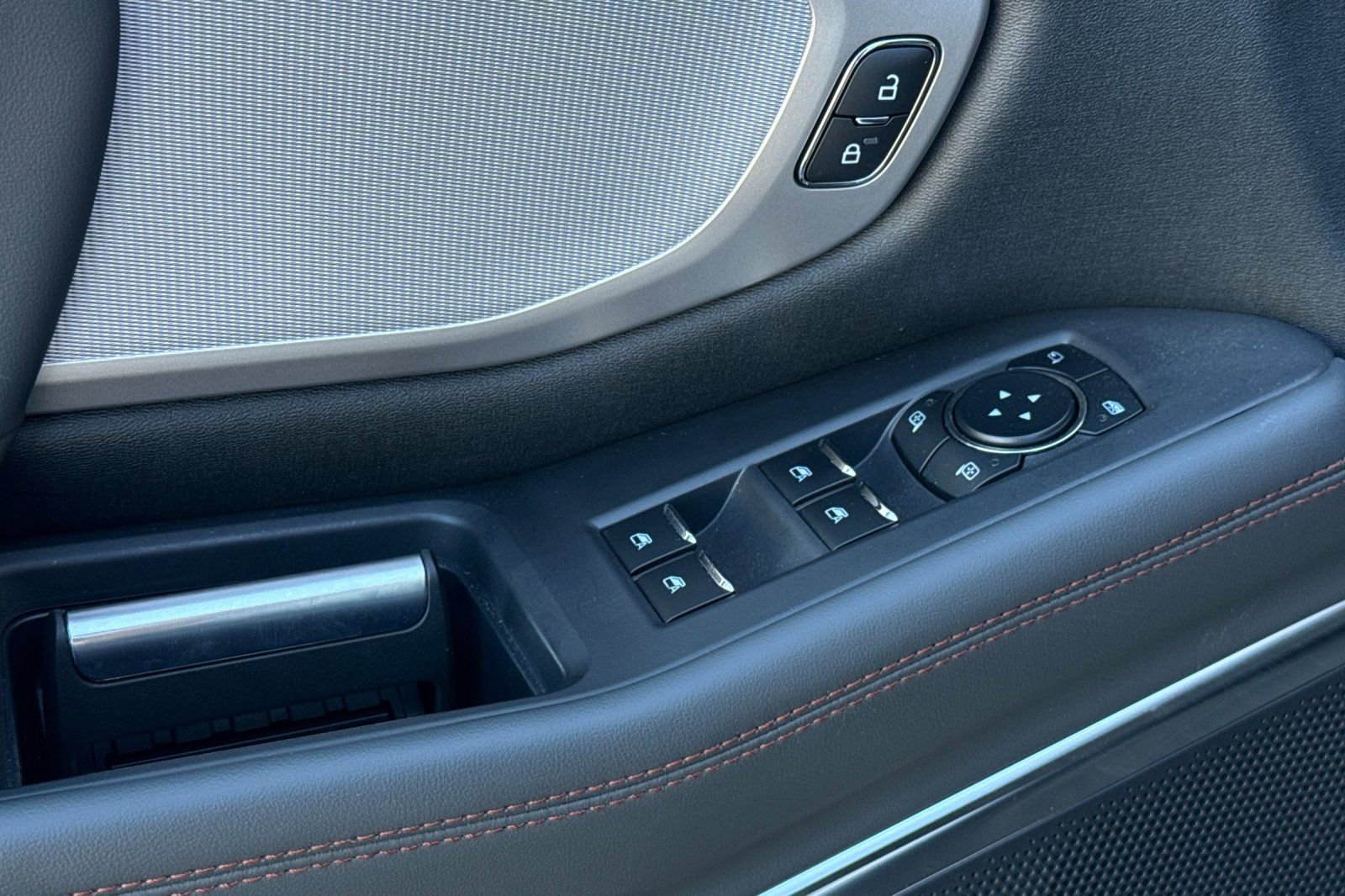 Certified 2025 Ford Expedition Active image 12