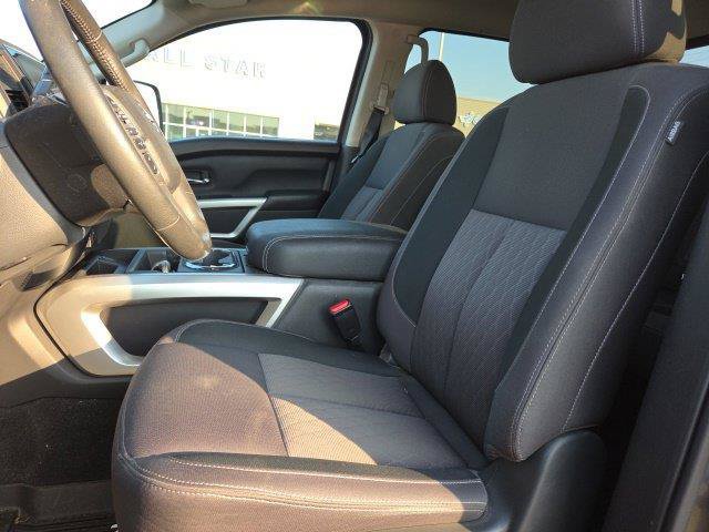 Used 2024 Nissan Titan SV w/ SV Convenience Package RWD image 30
