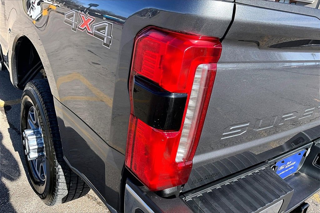 Certified 2023 Ford F350 Lariat image 31