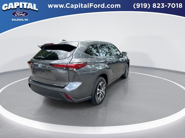 Used 2024 Toyota Highlander XLE AWD/4WD image 8